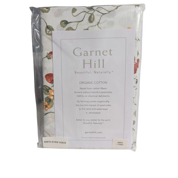 Garnet Hill Organic Percale Cotton Sheet Set - Queen Sheets + King Pillowcases - Picture 4 of 7